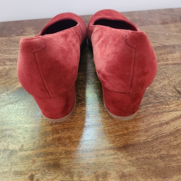 Jeffrey Campbell Red Suede Low Heel Round Toe Pumps - Picture 7 of 9